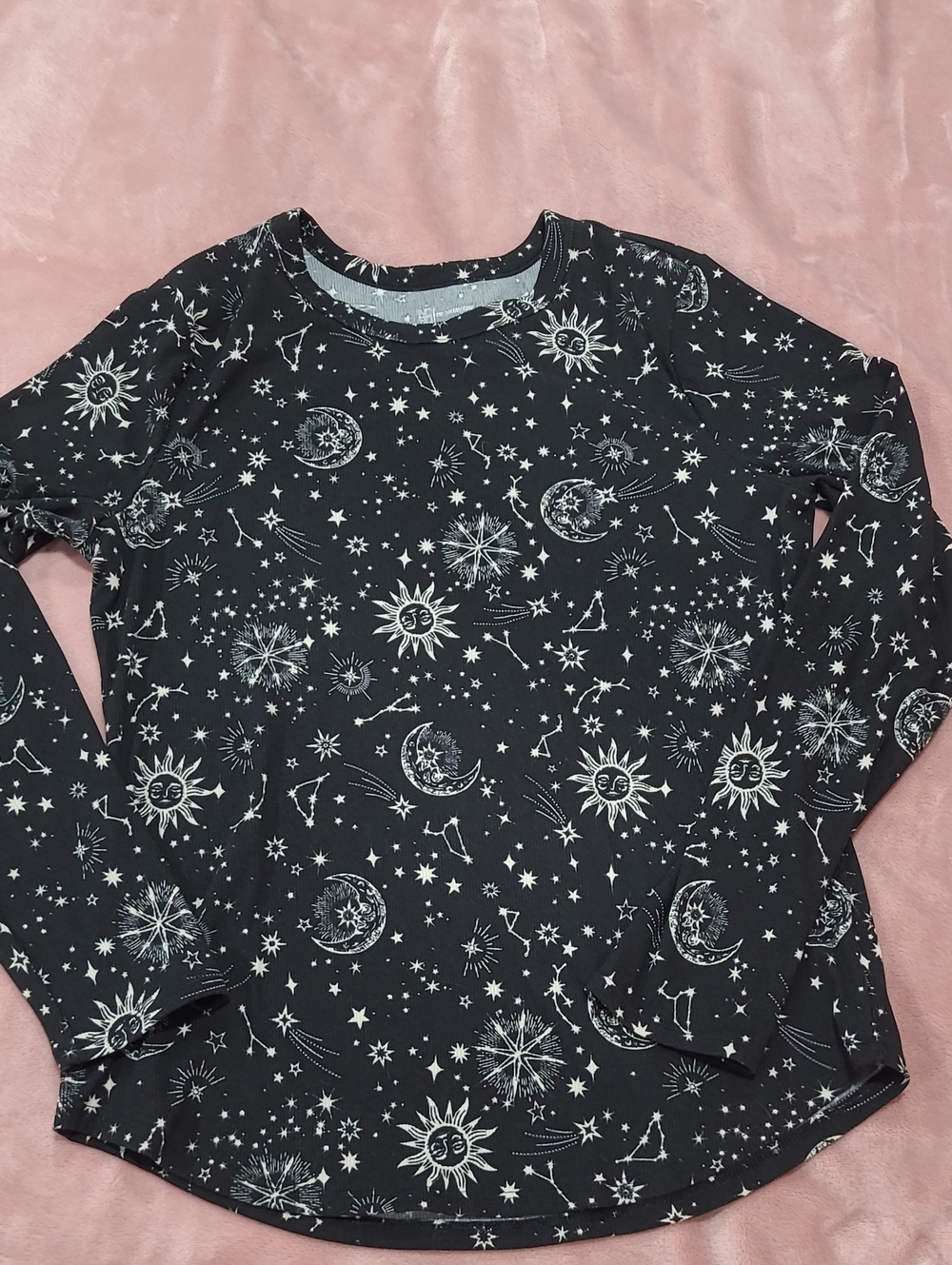No Boundaries Black Celestial Print Long-Sleeve Pajama Top